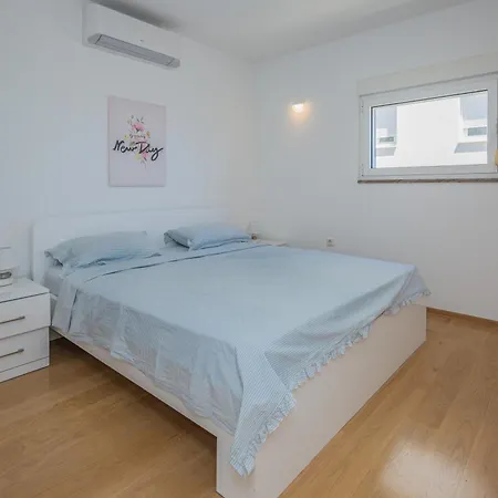 Casa Moderna - New Spacious Apartman *