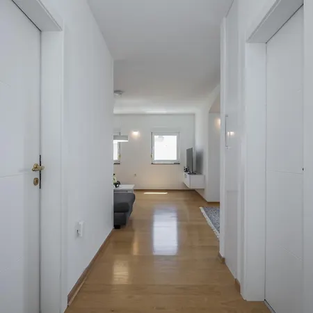 Casa Moderna - New Spacious Apartman *