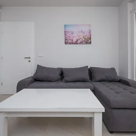 Casa Moderna - New Spacious Apartman